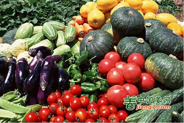 三亚蔬菜供应充足 ()