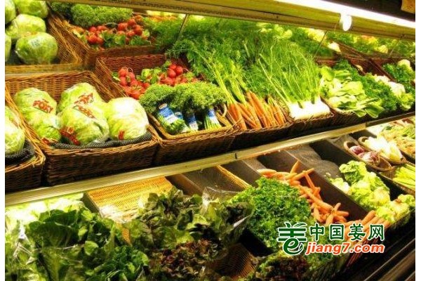 沈阳：持续降雨 菜价上涨不断 ()