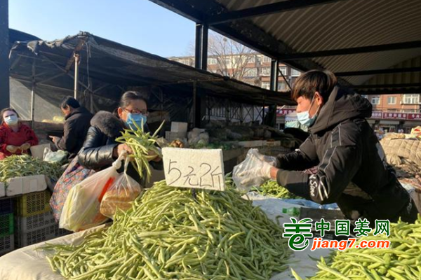 北京：气温下降 果蔬价格有上涨 ()