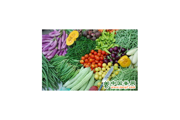 上海：气温回暖 菜价普遍下降 ()