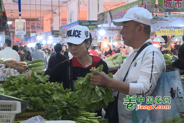 广东闸坡：蔬菜量大价低 ()